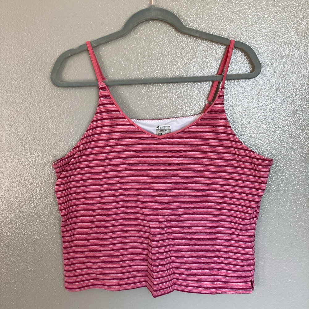 2000s Columbia cropped tank top with built in bra